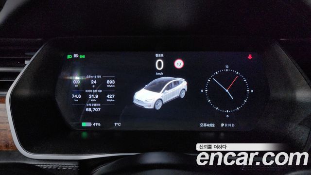 Tesla Model X 2019 — photo 8