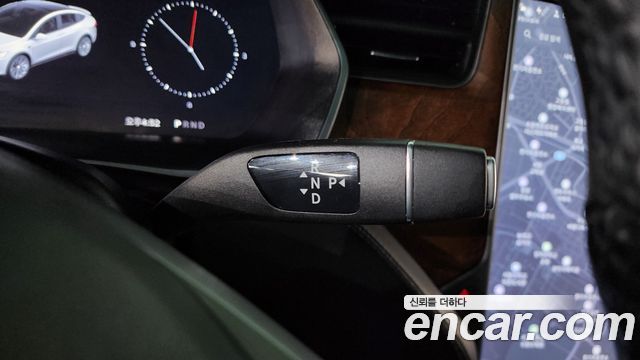 Tesla Model X 2019 — photo 9