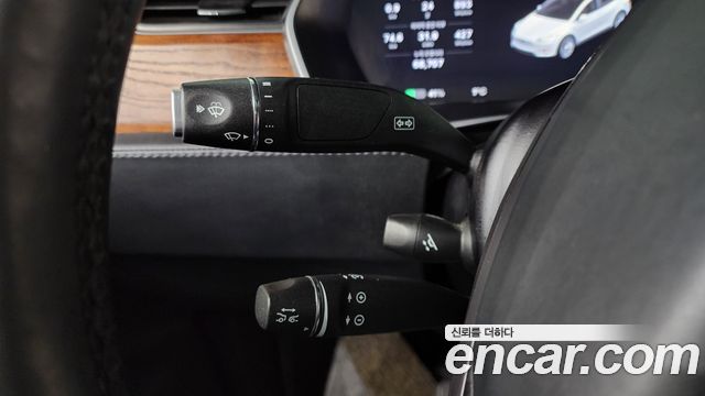 Tesla Model X 2019 — photo 14