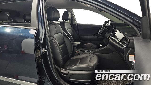 Kia Niro 2021 — photo 10