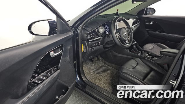 Kia Niro 2021 — photo 11