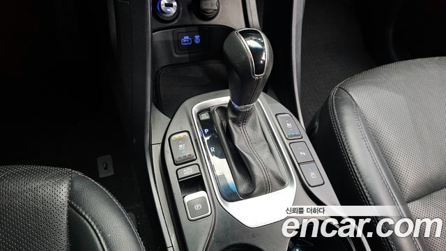 Hyundai Santafe 2016 — photo 9
