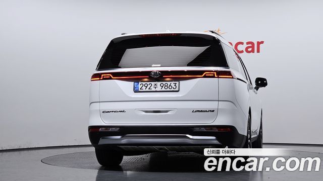 Kia Canival 2021 — photo 4
