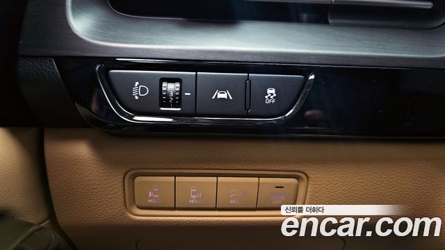 Kia Canival 2021 — photo 16