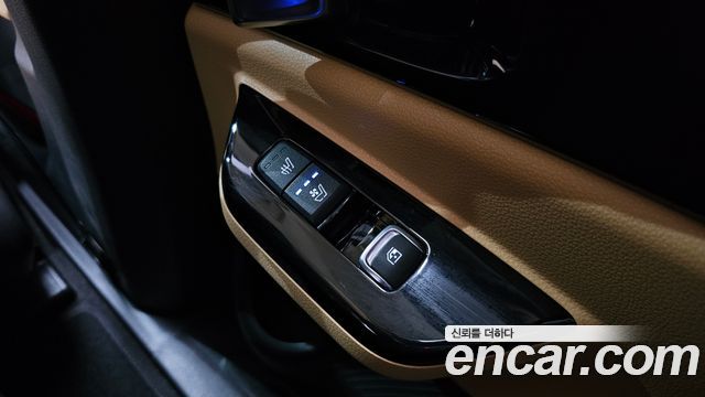 Kia Canival 2021 — photo 17