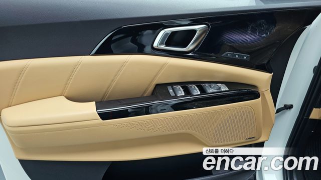 Kia Canival 2021 — photo 18