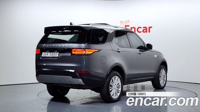 Land Rover Discovery 2019 — photo 2