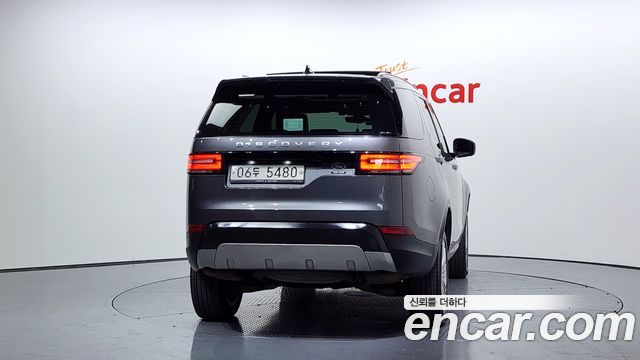 Land Rover Discovery 2019 — photo 4