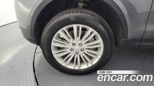Land Rover Discovery 2019 — photo 5