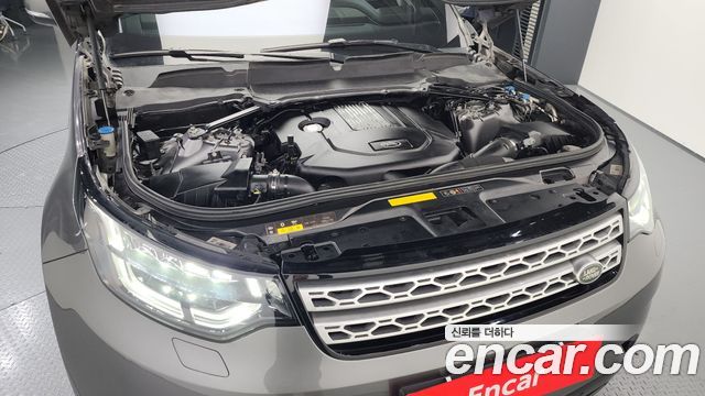 Land Rover Discovery 2019 — photo 6