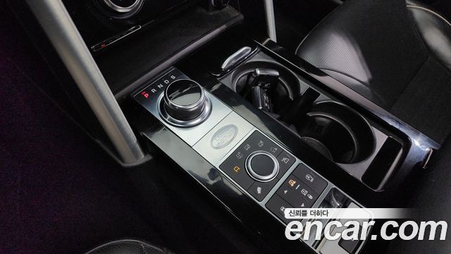 Land Rover Discovery 2019 — photo 9