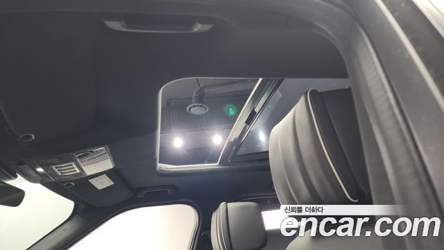 Land Rover Discovery 2019 — photo 18