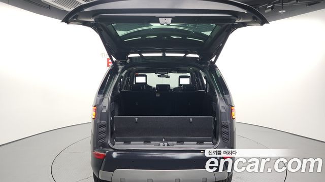Land Rover Discovery 2019 — photo 20