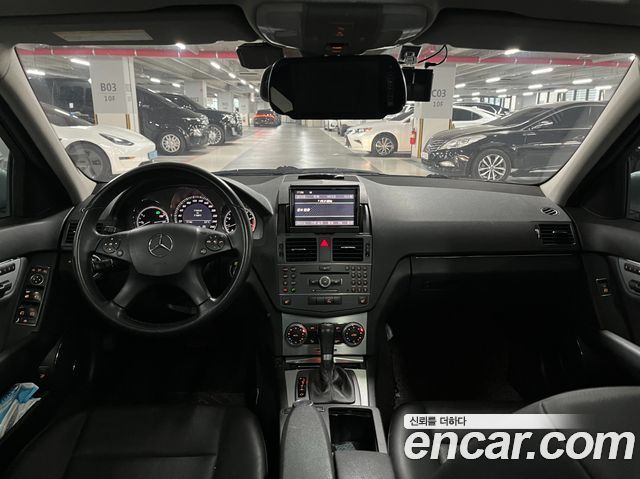 Mercedes-Benz C-Class 2011 — photo 16