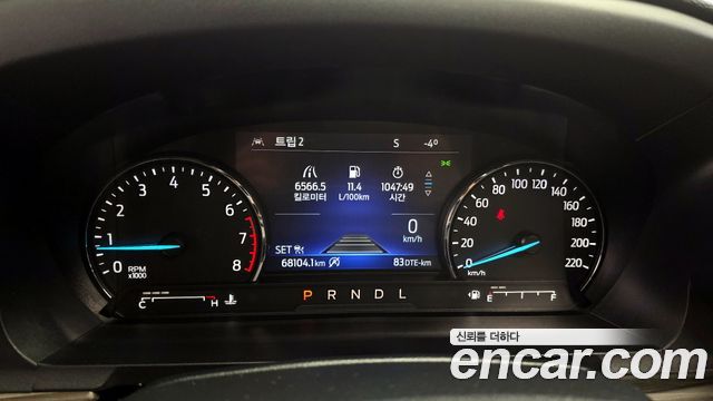 Ford Explorer 2022 — photo 11