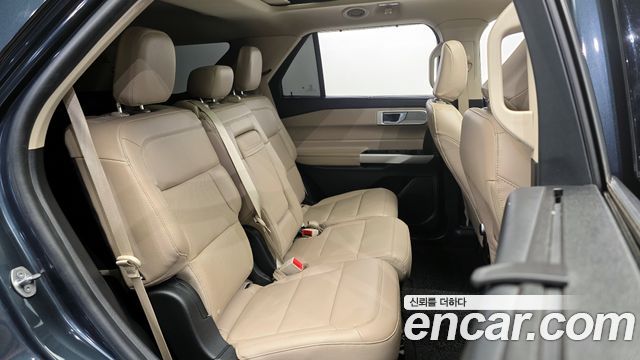Ford Explorer 2022 — photo 18