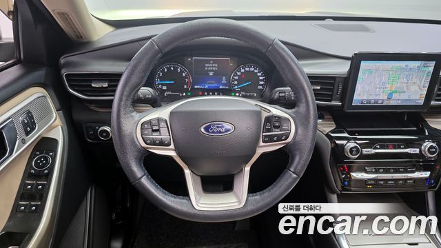 Ford Explorer 2022 — photo 19