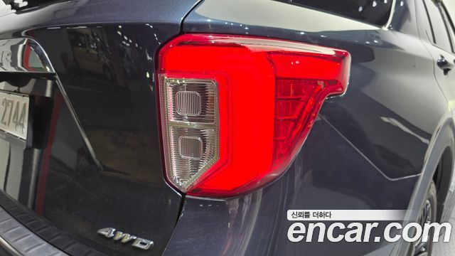 Ford Explorer 2022 — photo 9