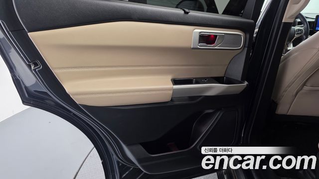 Ford Explorer 2022 — photo 14