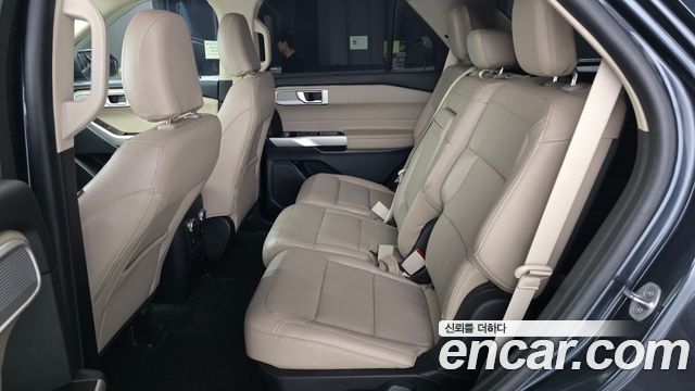 Ford Explorer 2022 — photo 16