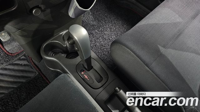 Nissan Cube 2011 — photo 9