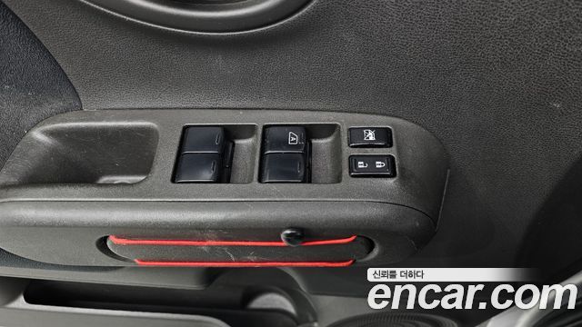 Nissan Cube 2011 — photo 17
