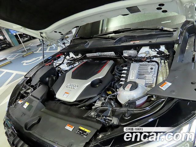 Audi SQ5 2021 — photo 19