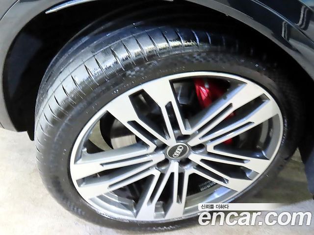 Audi SQ5 2021 — photo 20