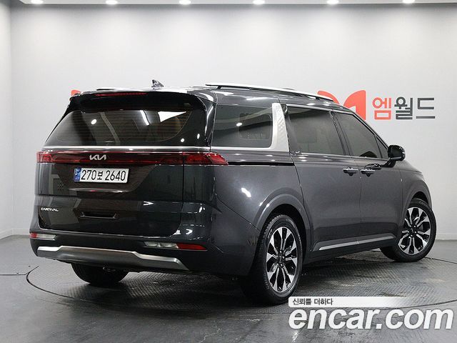 Kia Canival 2022 — photo 3