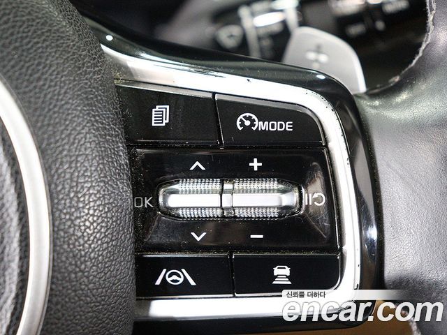 Kia Canival 2022 — photo 16