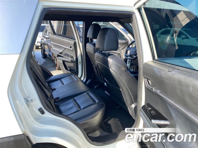 KG Mobility Torres 2023 — photo 16
