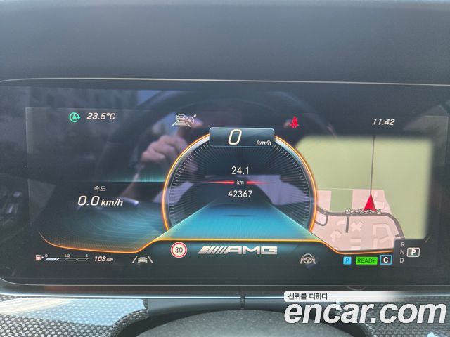 Mercedes-Benz E-Class 2021 — photo 8