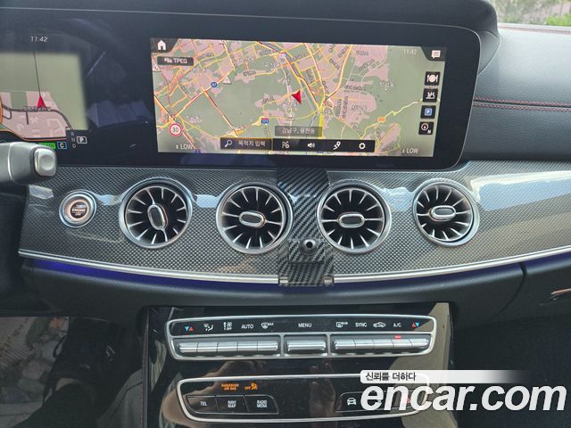 Mercedes-Benz E-Class 2021 — photo 19