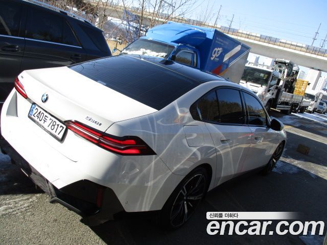 BMW 5-Series 2024 — photo 5