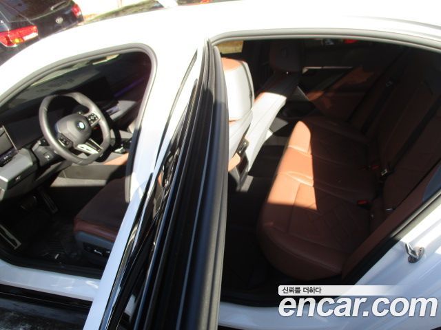 BMW 5-Series 2024 — photo 7