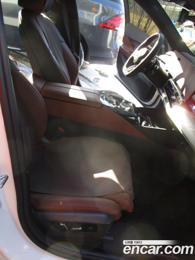 BMW 5-Series 2024 — photo 8