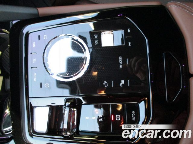 BMW 5-Series 2024 — photo 16