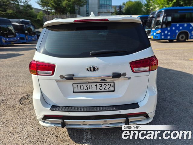 Kia Canival 2017 — photo 2
