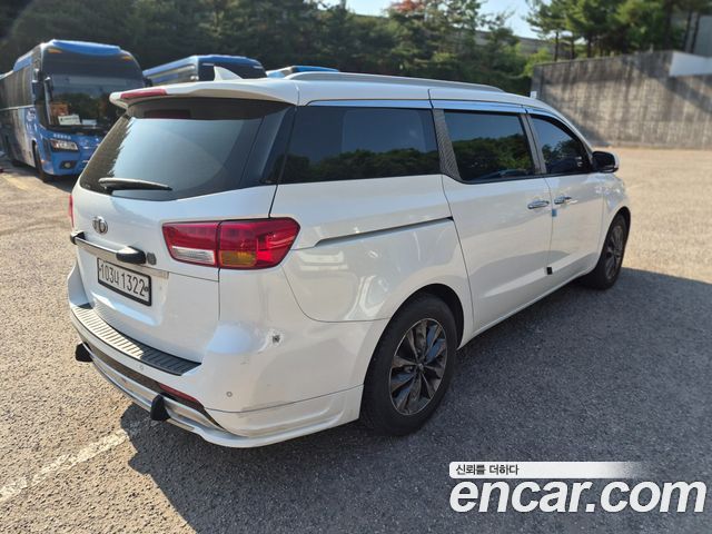 Kia Canival 2017 — photo 6