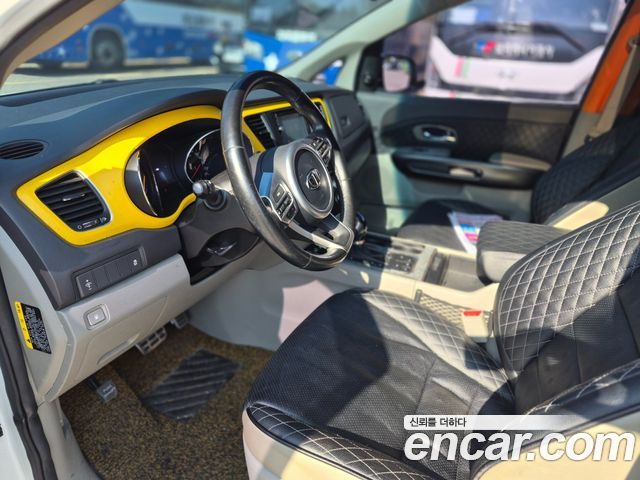 Kia Canival 2017 — photo 7