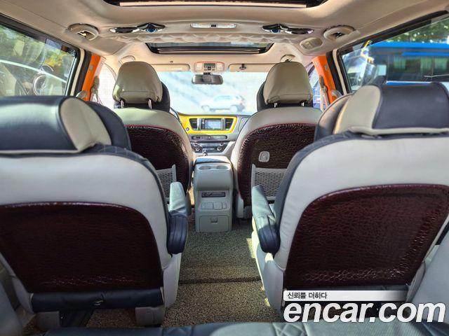 Kia Canival 2017 — photo 12
