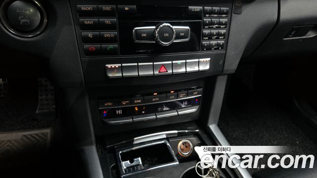 Mercedes-Benz E-Class 2014 — photo 16