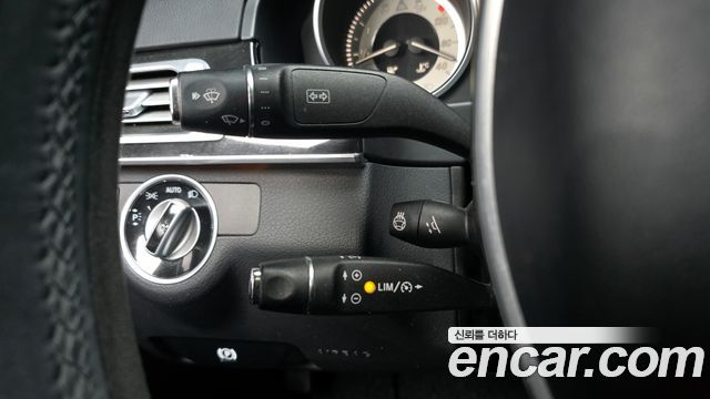 Mercedes-Benz E-Class 2014 — photo 17