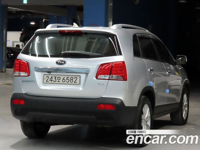 Kia Sorento 2010 — photo 4