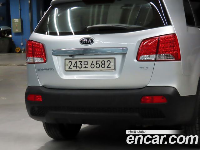 Kia Sorento 2010 — photo 16