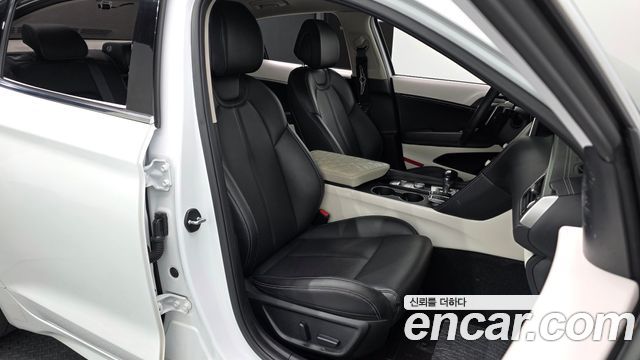 Genesis G70 2020 — photo 10
