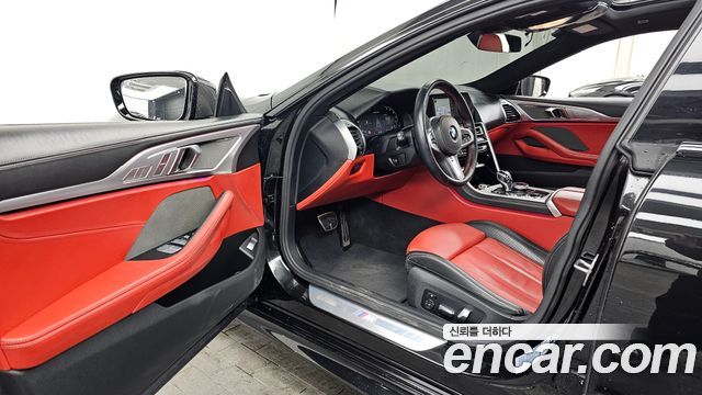 BMW 8-Series 2020 — photo 10