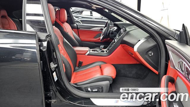 BMW 8-Series 2020 — photo 11