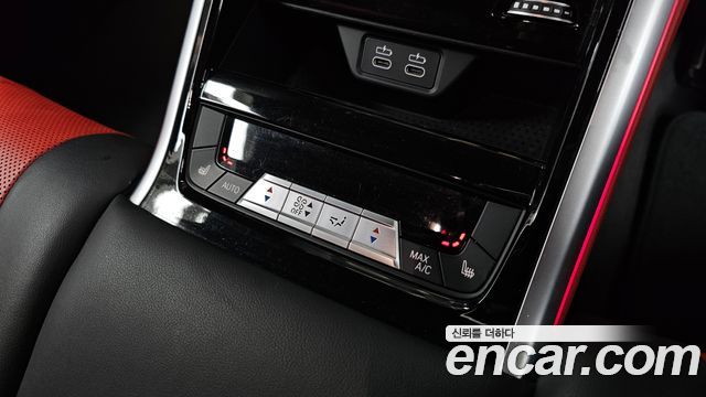 BMW 8-Series 2020 — photo 19