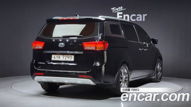 Kia Canival 2017 — photo 2